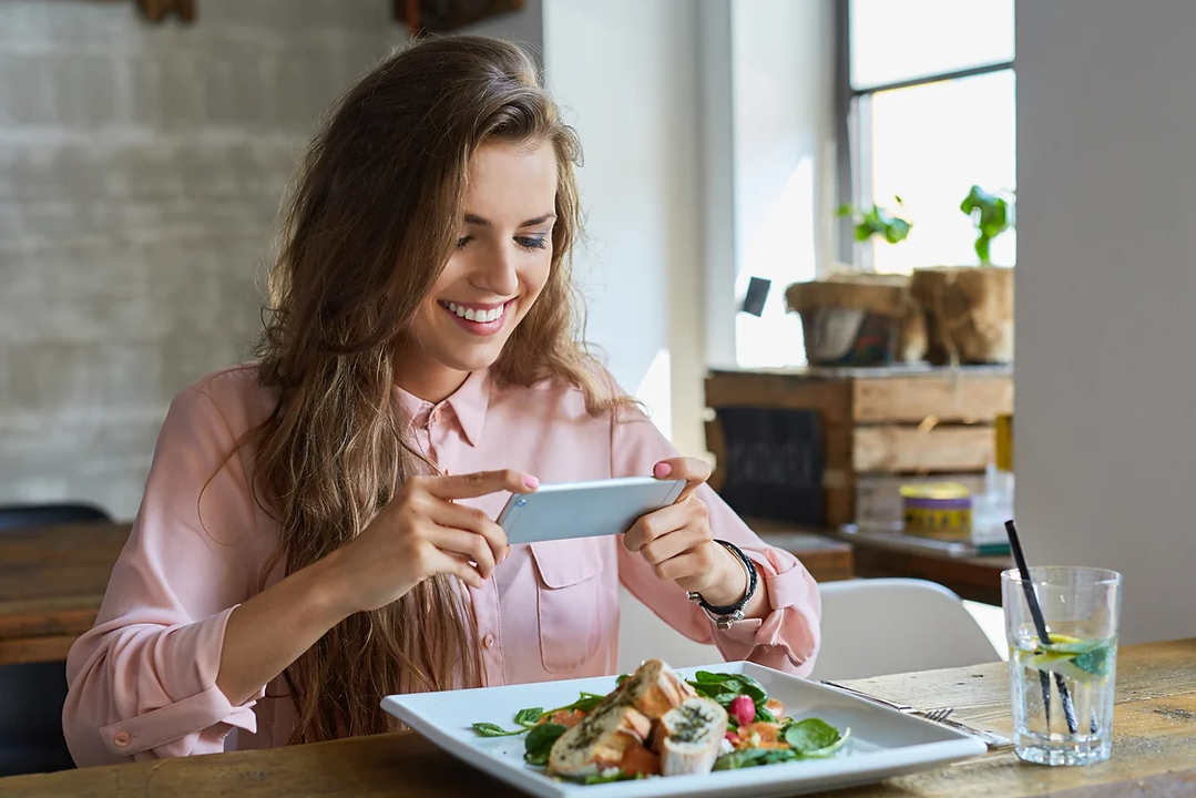 SphereCard: Turn Customers into Influencers